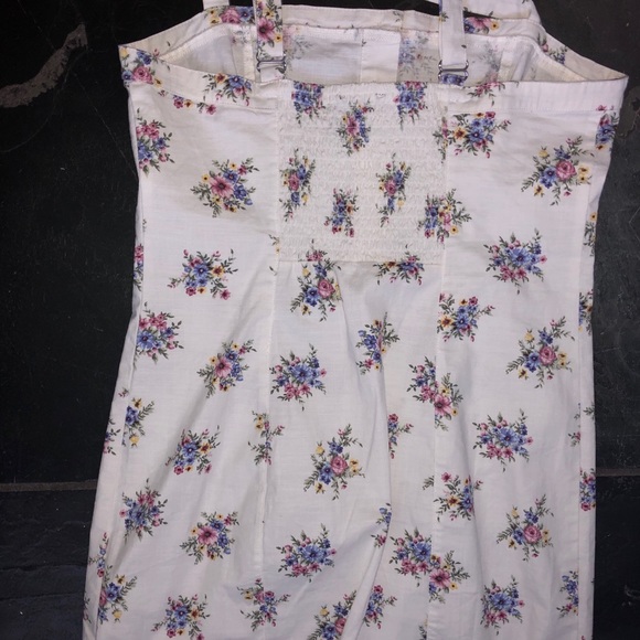 Floral Lace Body Con Dress - Picture 3 of 4